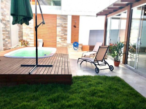 Mansão quadra da praia - Praia de Baixo - Pinheira